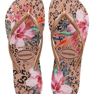 Havaianas Crocus Rose Tropical Floral Flip Flops